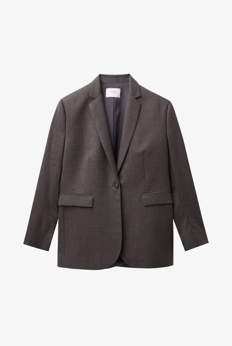 Classic fitted wool blazer