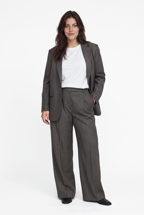 Classic fitted wool blazer