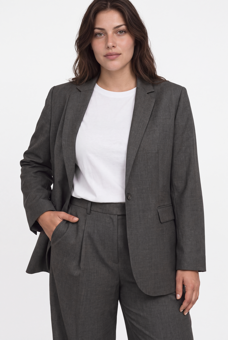 Classic fitted wool blazer