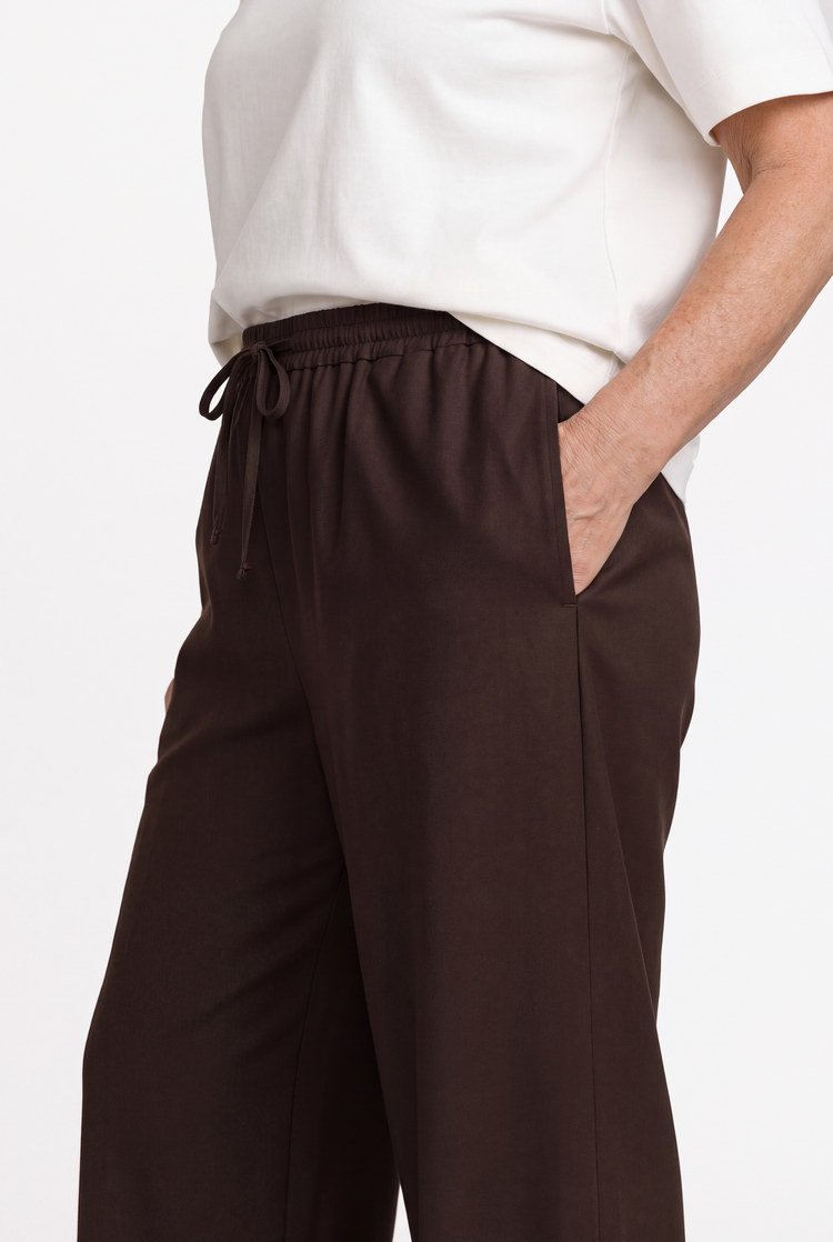 Loose-fit wool trousers